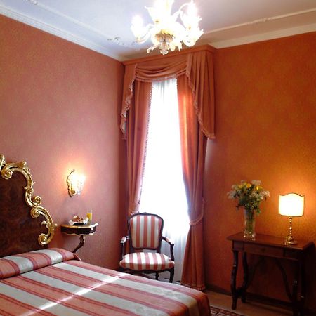 Hotel Ateneo Венеция Стая снимка