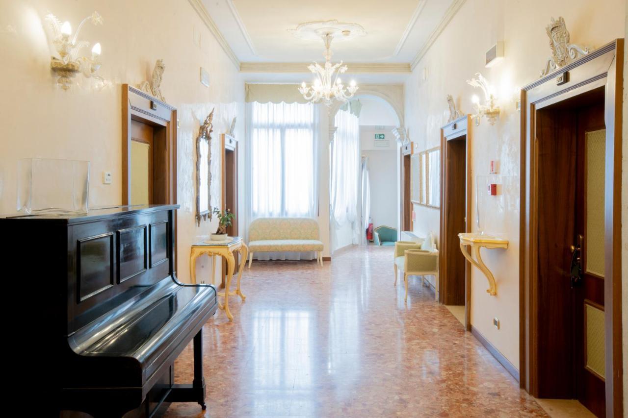 Hotel Ateneo Венеция Екстериор снимка