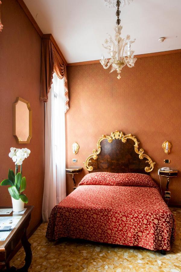 Hotel Ateneo Венеция Екстериор снимка