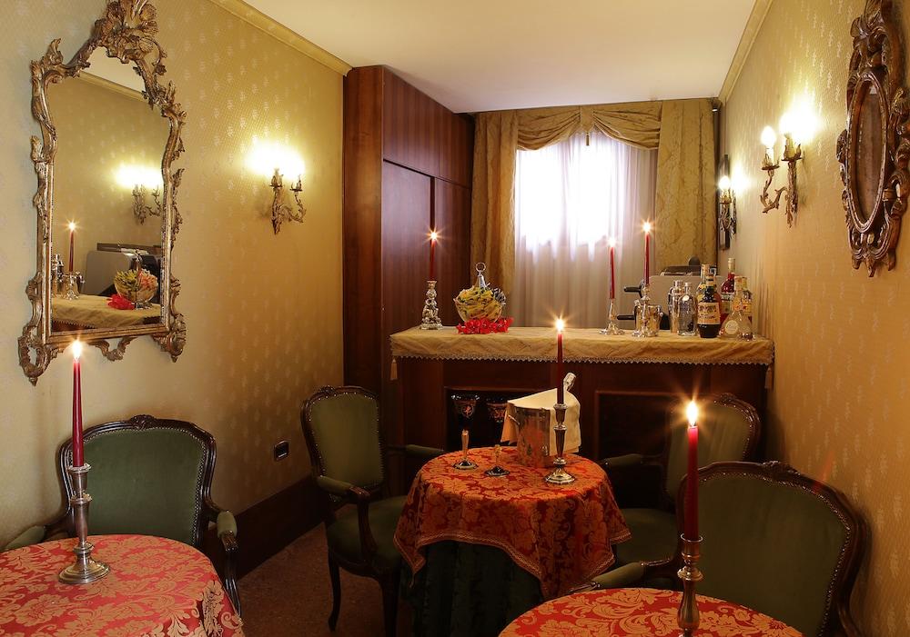 Hotel Ateneo Венеция Екстериор снимка
