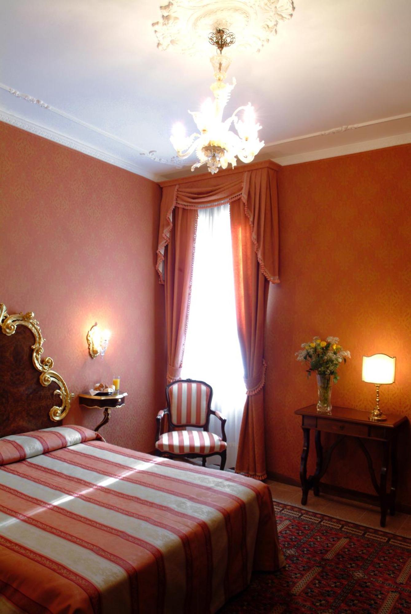 Hotel Ateneo Венеция Стая снимка